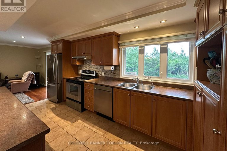 28429143/280-county-44-road/kemptville/north-grenville/ontario/K0G1J0_4