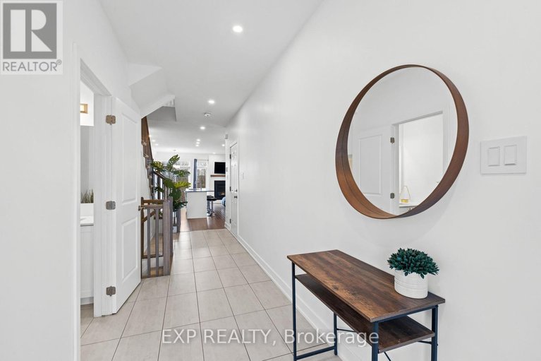 28297698/653-putney-crescent/stittsville-south/ottawa/ontario/K2S2N7_5