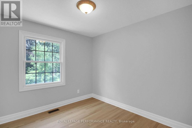 28656955/82-queensline-drive/bruce-farmgraham-parkqualicumbellands/ottawa/ontario/K2H7J5_10