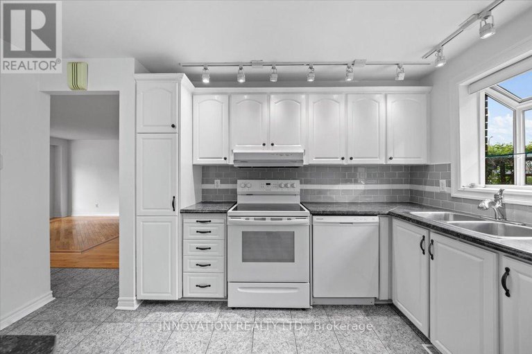 28436166/1553-marcoux-drive/bilberry-creekqueenswood-heights/ottawa/ontario/K1E2K5_12
