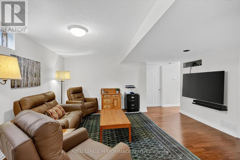 28978665/159-longshire-circle/longfields/ottawa/ontario/K2J4L2_28