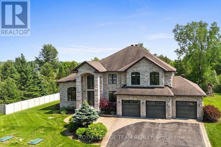 28452821/6132-pebblewoods-drive/greely/ottawa/ontario/K4P0A1_2