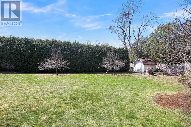 28224852/19-campfield-court/pineglencountry-place/ottawa/ontario/K2E7X8_49