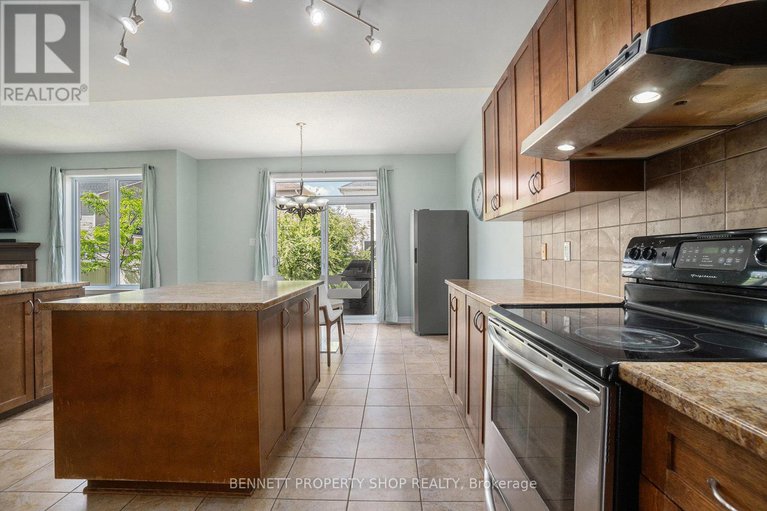 28651588/324-fairlakes-way/avalon-east/ottawa/ontario/K4A0K8_8