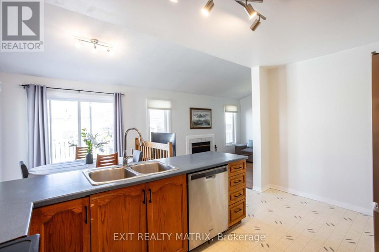 29648463/1458-shawinigan-street/fallingbrookridgemount/ottawa/ontario/K4A2N2_17