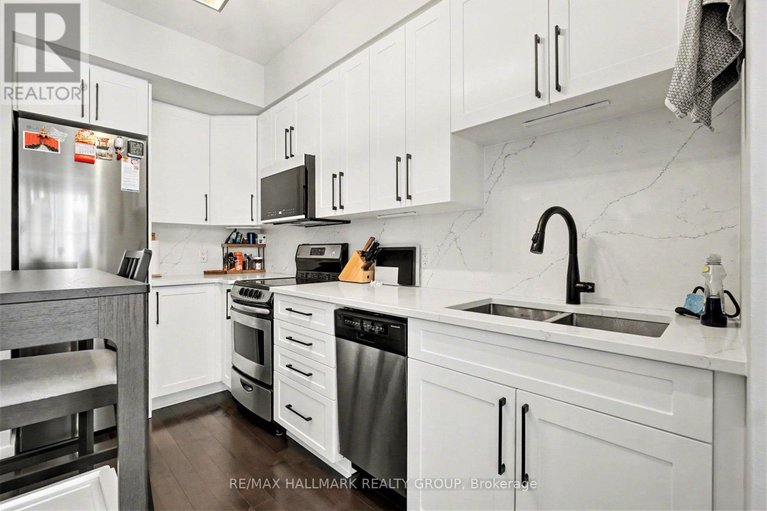 29586669/1502-40-nepean-street/ottawa-centre/ottawa/ontario/K2P0X5_13