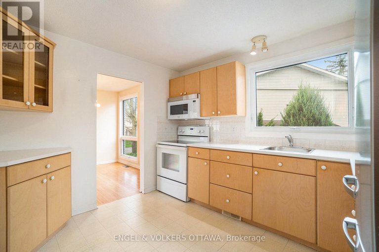 28290206/1805-applegrove-court/beacon-hill-south/ottawa/ontario/K1J6S4_16