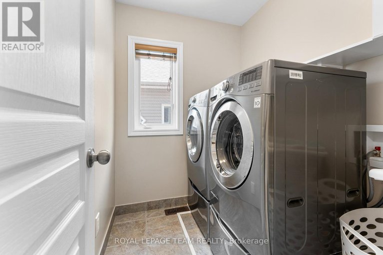 28387113/316-sugar-pine-crescent/bridlewood/ottawa/ontario/K2M0B1_36