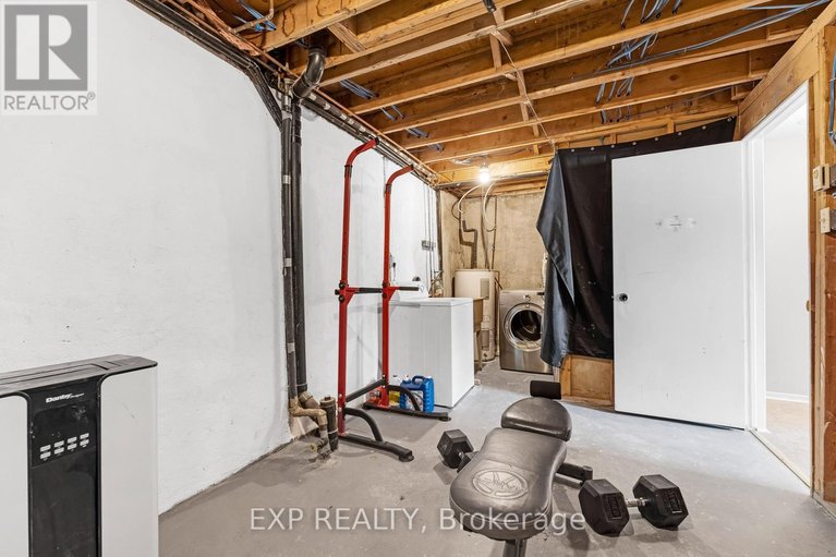 29415579/52-44a-woodvale-green/craig-henrywoodvale/ottawa/ontario/K2G4H4_23