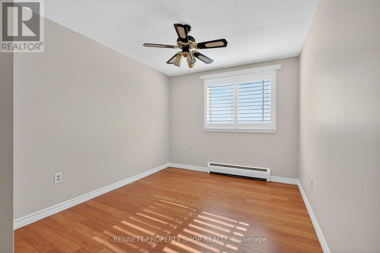 28981552/1015-915-elmsmere-road/beacon-hill-south/ottawa/ontario/K1J8H8_37