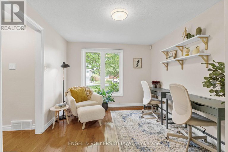28648690/97-queensline-drive/bruce-farmgraham-parkqualicumbellands/ottawa/ontario/K2H7J6_13