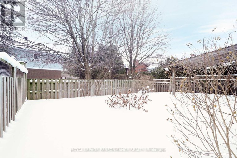 29355185/10-ellisson-way/hunt-club-park/ottawa/ontario/K1G4N8_31