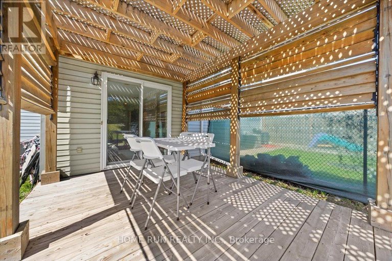 29668806/113-gray-crescent/beaverbrook/ottawa/ontario/K2K3J7_31