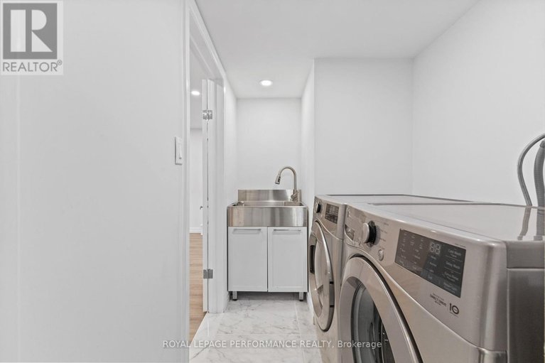 28864707/10-argue-drive/borden-farmstewart-farmcarleton-heightsparkwood-hills/ottawa/ontario/K2E6S1_24