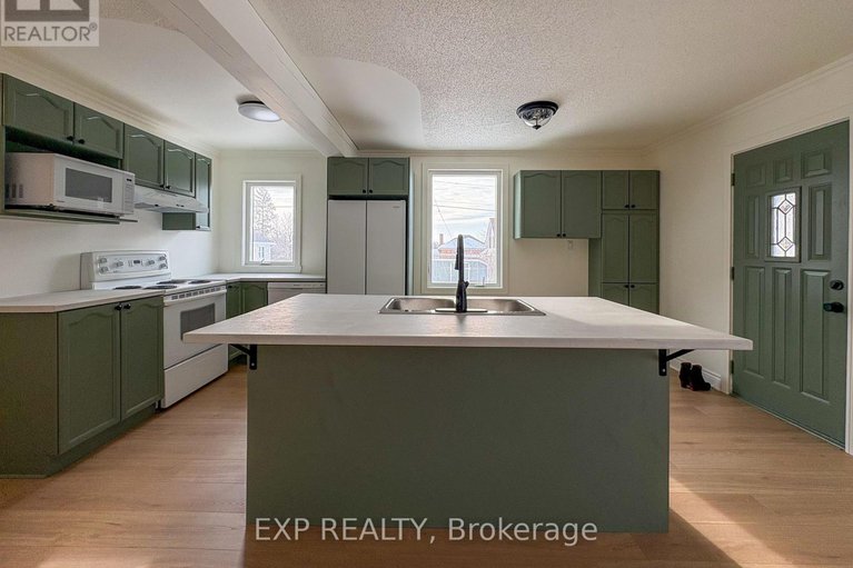 29429568/349-raglan-street-n/renfrew/renfrew/ontario/K7V1P2_17