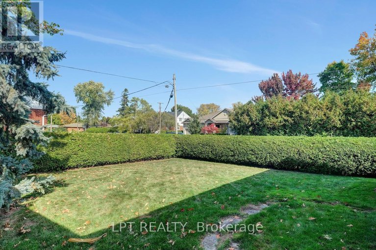 28994142/151-oakridge-boulevard/meadowlandscrestview/ottawa/ontario/K2G2V3_46
