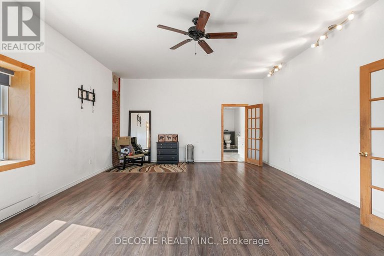 29247092/1-mechanic-street-e/maxville/north-glengarry/ontario/K0C1T0_9