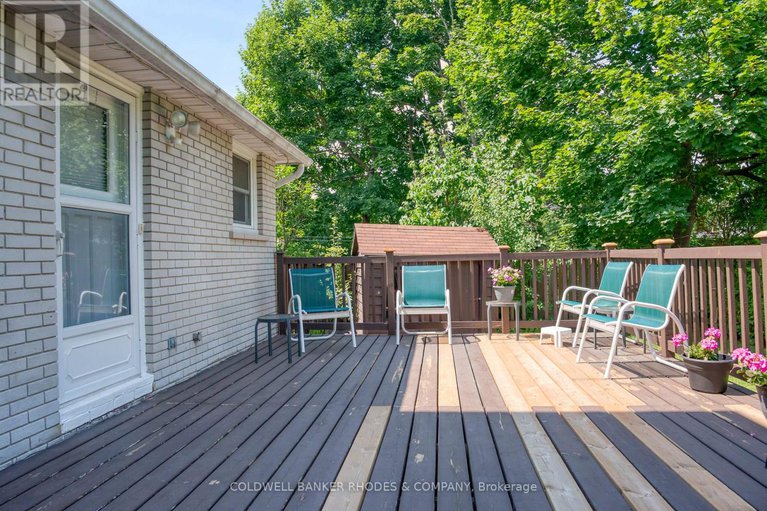 28962040/2005-neepawa-avenue/carlingwood/ottawa/ontario/K2A3L4_28