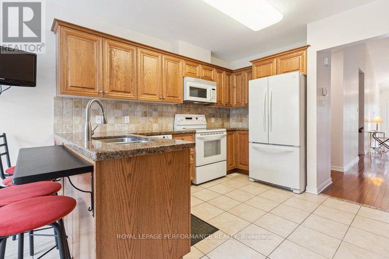 28546578/131-arrowwood-drive/stittsville-south/ottawa/ontario/K2S2G3_15