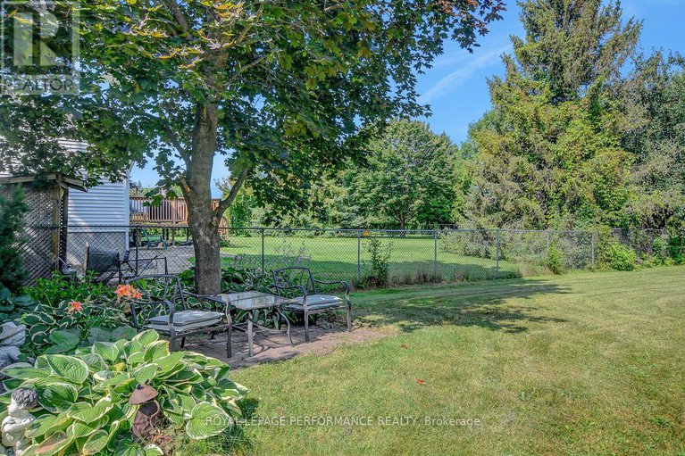 28805867/124-des-pins-street/village-of-russell/russell/ontario/K4R1C5_48
