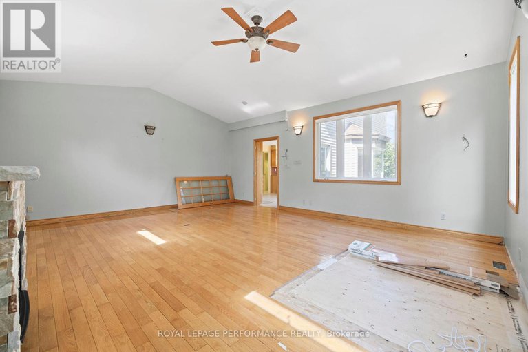 28857396/198-park-grove-drive/queenswood-heights-south/ottawa/ontario/K1E2T1_18
