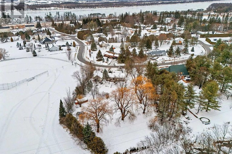 29198222/1160-barnett-drive/cumberland-village/ottawa/ontario/K4C1C7_3