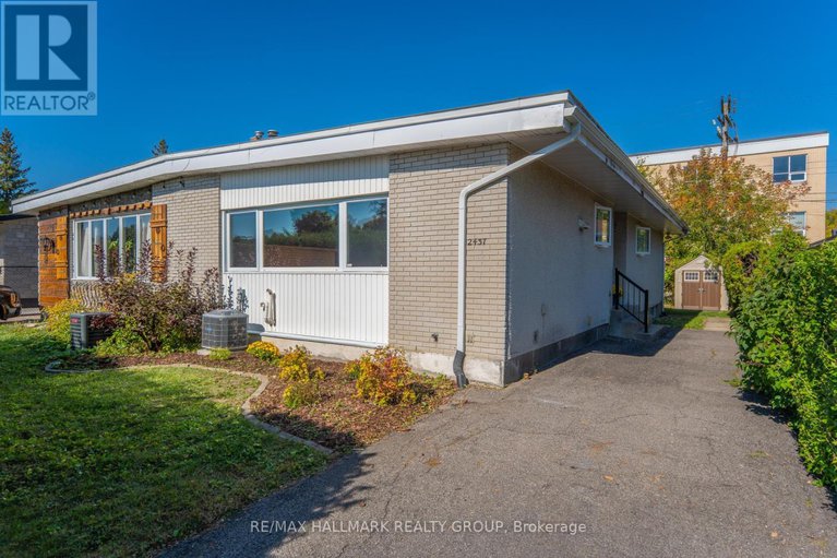 28943105/2437-tupper-avenue/hawthorne-meadows/ottawa/ontario/K1G1G6_1