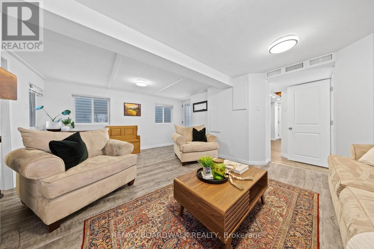 29404062/216-augusta-street/almonte/mississippi-mills/ontario/K0A1A0_21