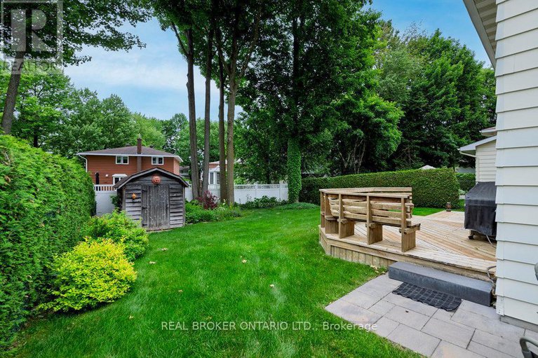28522793/31-oakhurst-crescent/blackburn-hamlet/ottawa/ontario/K1B4A5_38
