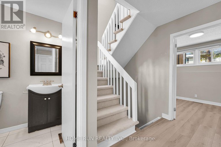29436297/1259-meadowlands-drive-e/city-viewskylinefisher-heightsparkwood-hills/ottawa/ontario/K2E6K4_7