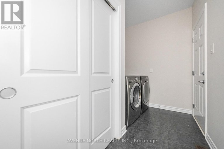 28972709/1024-kijik-crescent/blossom-parkkemp-parkfindlay-creek/ottawa/ontario/K1X0G9_7