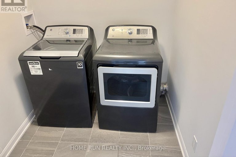 29658905/111-teelin-circle/half-moon-bay/ottawa/ontario/K2C3H2_13