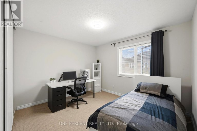 29630688/620-clearbrook-drive/strandherd/ottawa/ontario/K2J5S2_29