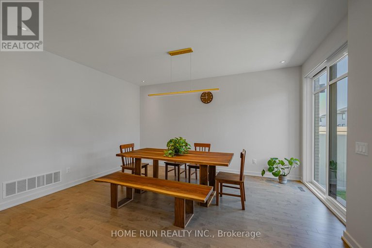 29069528/899-ralph-hennessy-avenue/riverside-southgloucester-glen/ottawa/ontario/K1X0B1_21