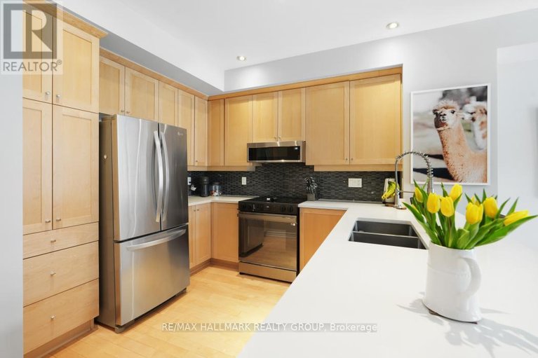 29573887/125-watchhorn-grove/riverside-south/ottawa/ontario/K1V2N3_12