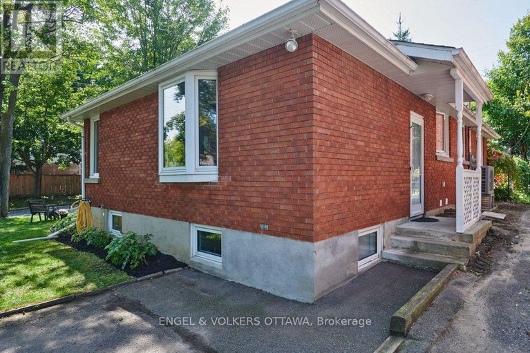 28848806/2565-elmhurst-street/queensway-terrace-north/ottawa/ontario/K2B7N2_33
