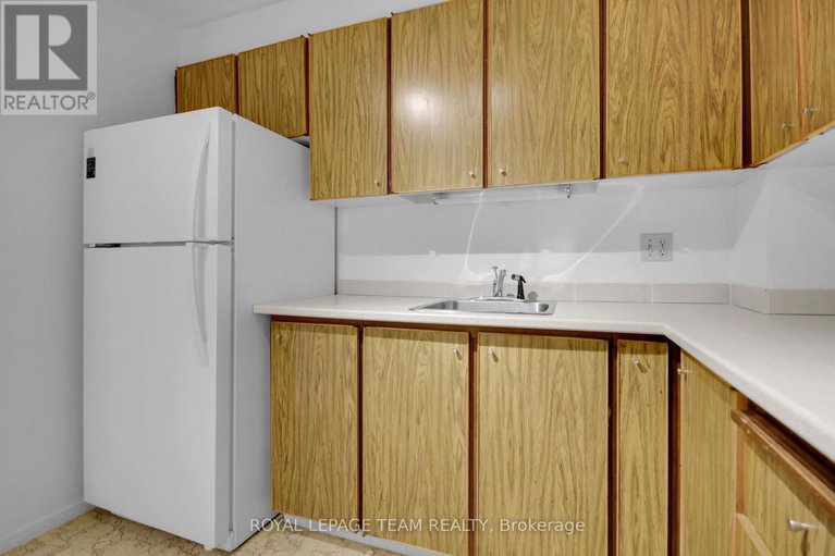 29388098/708-20-chesterton-drive/borden-farmstewart-farmcarleton-heightsparkwood-hills/ottawa/ontario/K2E6Z7_19