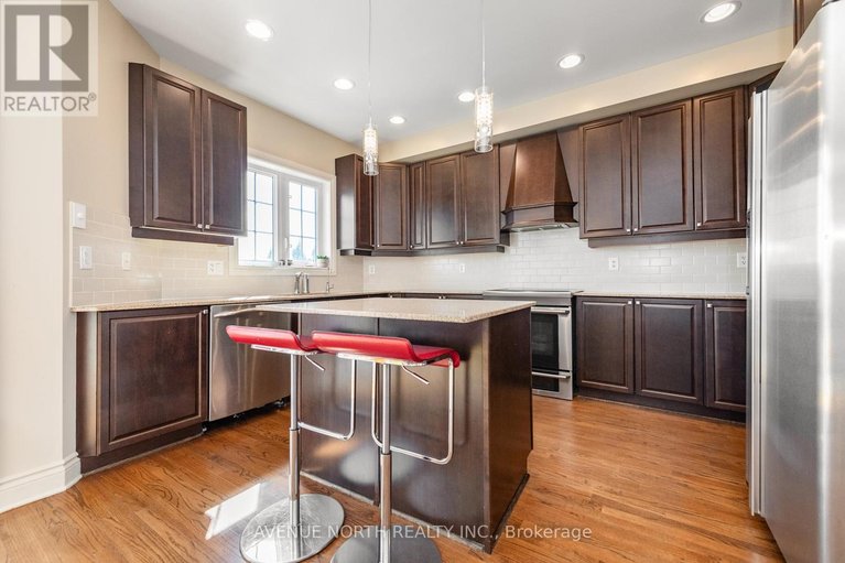 29611479/184-felicity-crescent/mer-bleuebradley-estatesanderson-park/ottawa/ontario/K1W0C2_11