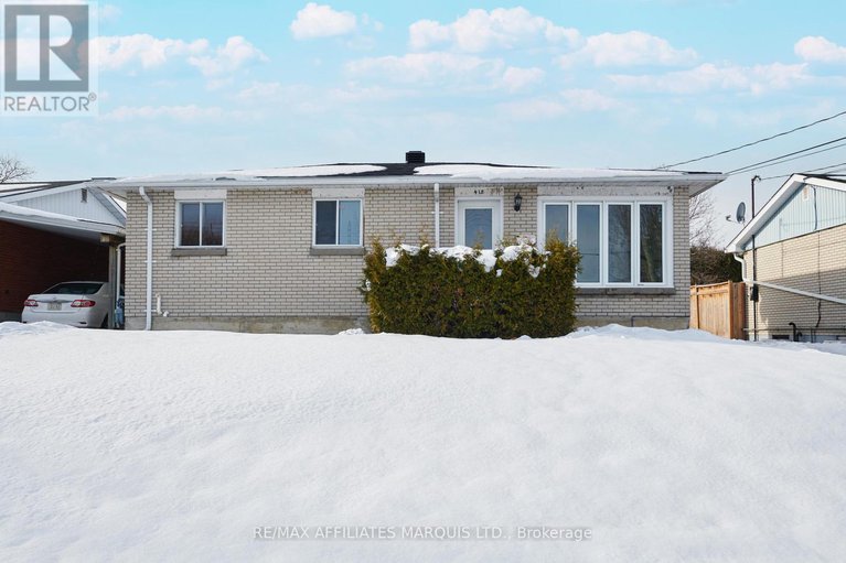 29197091/418-dominion-street/alexandria/north-glengarry/ontario/K0C1A0_1