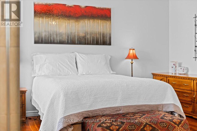 29446345/6355-sablewood-place/chapel-hill/ottawa/ontario/K1C7M3_49