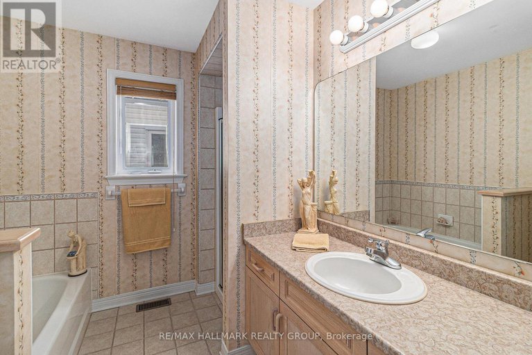28042221/163-yoho-drive/bridlewood/ottawa/ontario/K2M2V4_25