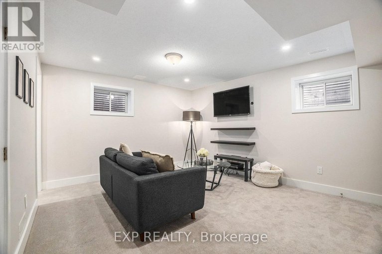 28527433/63-pelham-crescent/goulbourn-twp-from-franktown-rdsouth-to-rideau/ottawa/ontario/K0A2Z0_24
