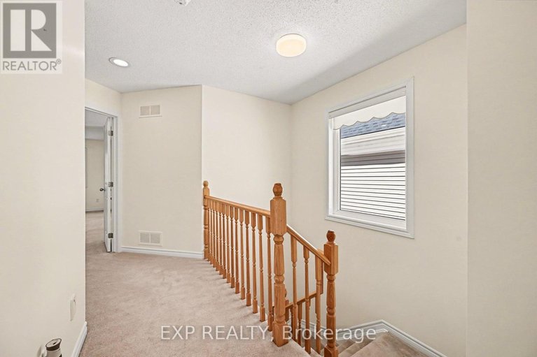 29683851/15-cedar-valley-drive/emerald-meadowstrailwest/ottawa/ontario/K2M2Y5_18
