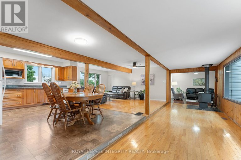 28594560/7403-rideau-valley-drive-s/rideau-twp-s-of-reg-rd-6-e-of-mccordick-rd/ottawa/ontario/K0A2E0_12