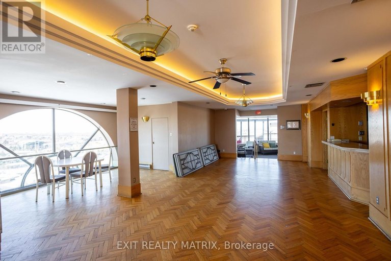 29636684/1007-2759-carousel-crescent/emerald-woodssawmill-creek/ottawa/ontario/K1T2N5_39