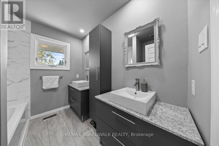 29209596/7-gagnon-court/beaverbrook/ottawa/ontario/K2K1A7_26