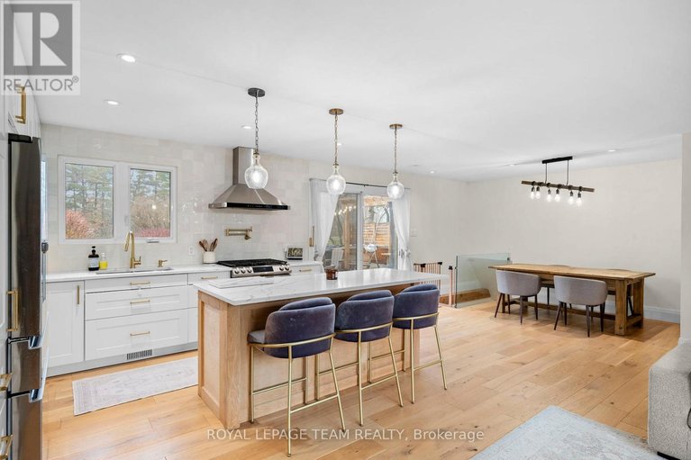 29651251/185-lacroix-avenue/bilberry-creekqueenswood-heights/ottawa/ontario/K1E1K2_16