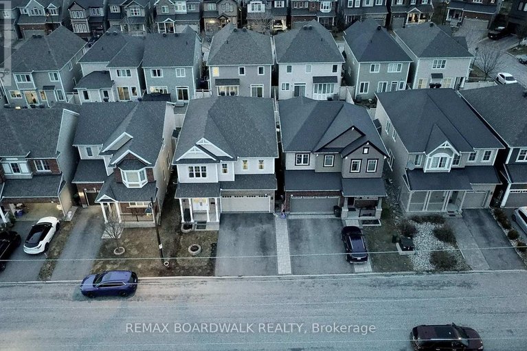 29599853/161-flowing-creek-circle/emerald-meadowstrailwest/ottawa/ontario/K2M0K2_45