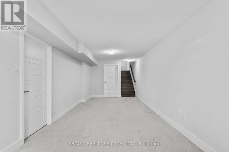 29447721/724-rouncey-road/emerald-meadowstrailwest/ottawa/ontario/K2S1B6_34