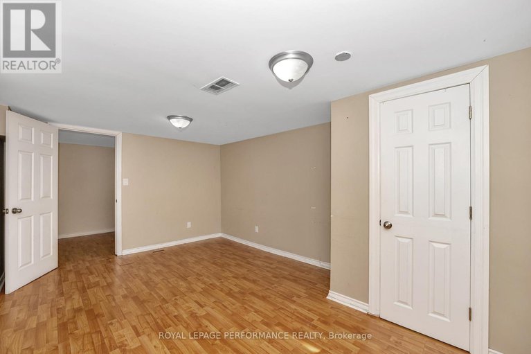 28502745/622-borthwick-avenue/castle-heightsrideau-high/ottawa/ontario/K1K2L9_35